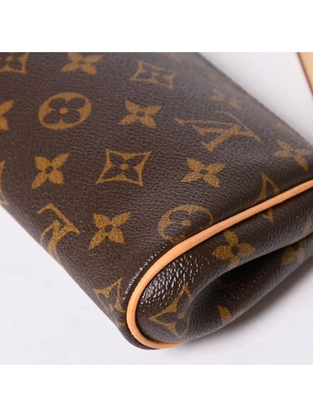 Louis Vuitton Pochette Monogram Brown Gold
